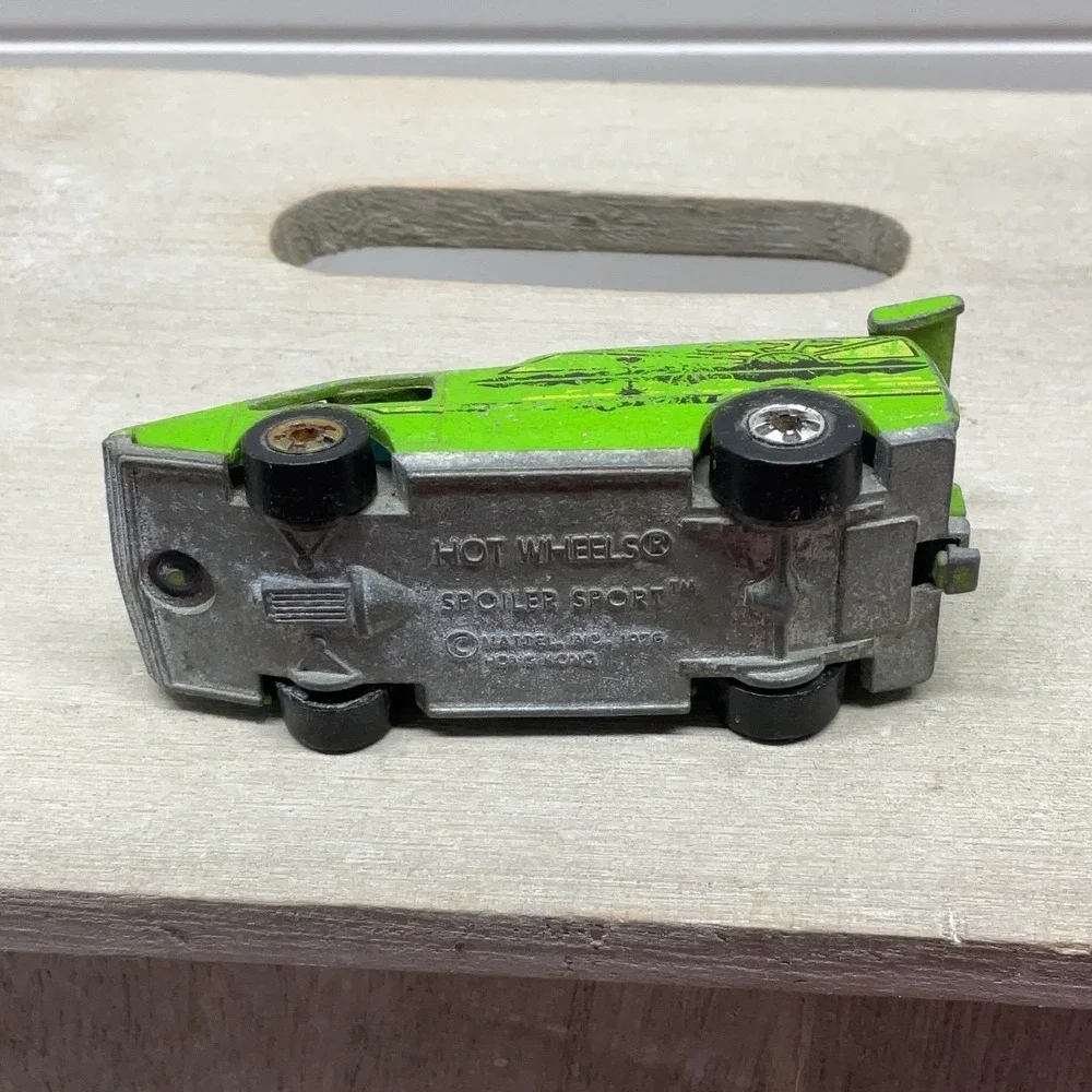 Vintage 1976 Hot Wheels Spoiler Sport Lime Green Diecast Van Hong Kong